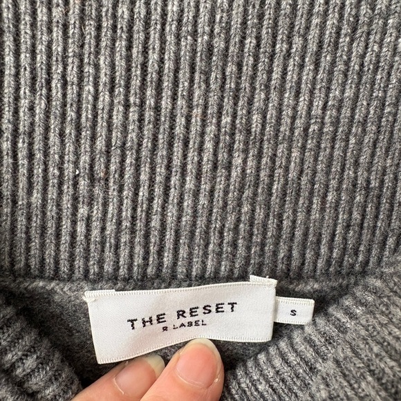 Gray Knit Pencil Skirt - Picture 3 of 4